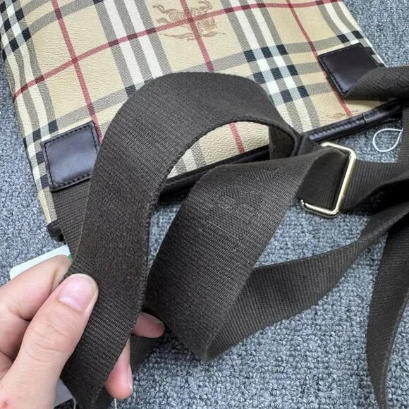 Burberry Leather Shoulder Bag 499-060625